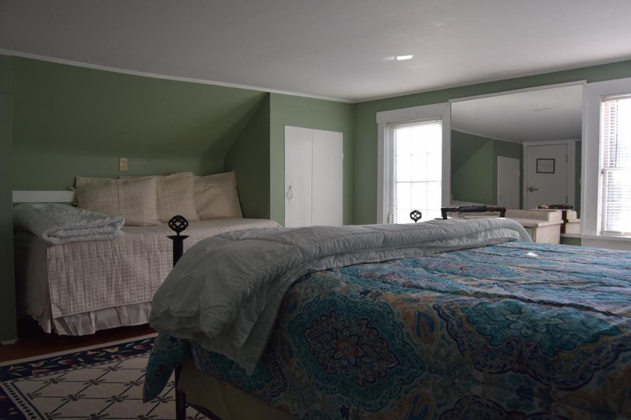 The New Hampshire Mountain Inn Wilmot Екстериор снимка