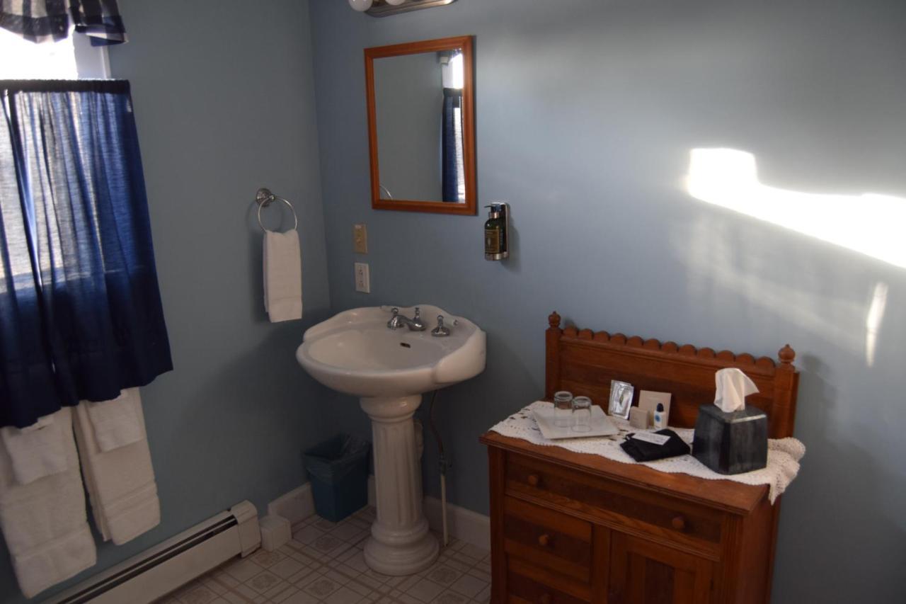 The New Hampshire Mountain Inn Wilmot Екстериор снимка