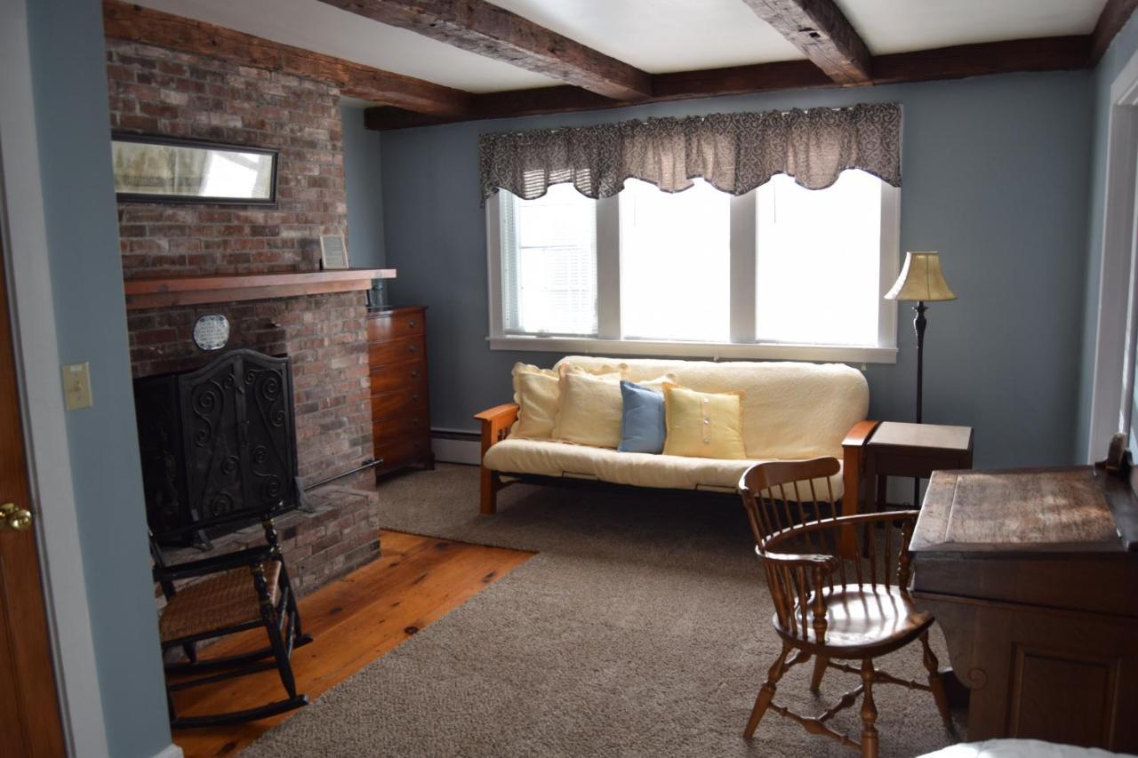 The New Hampshire Mountain Inn Wilmot Екстериор снимка